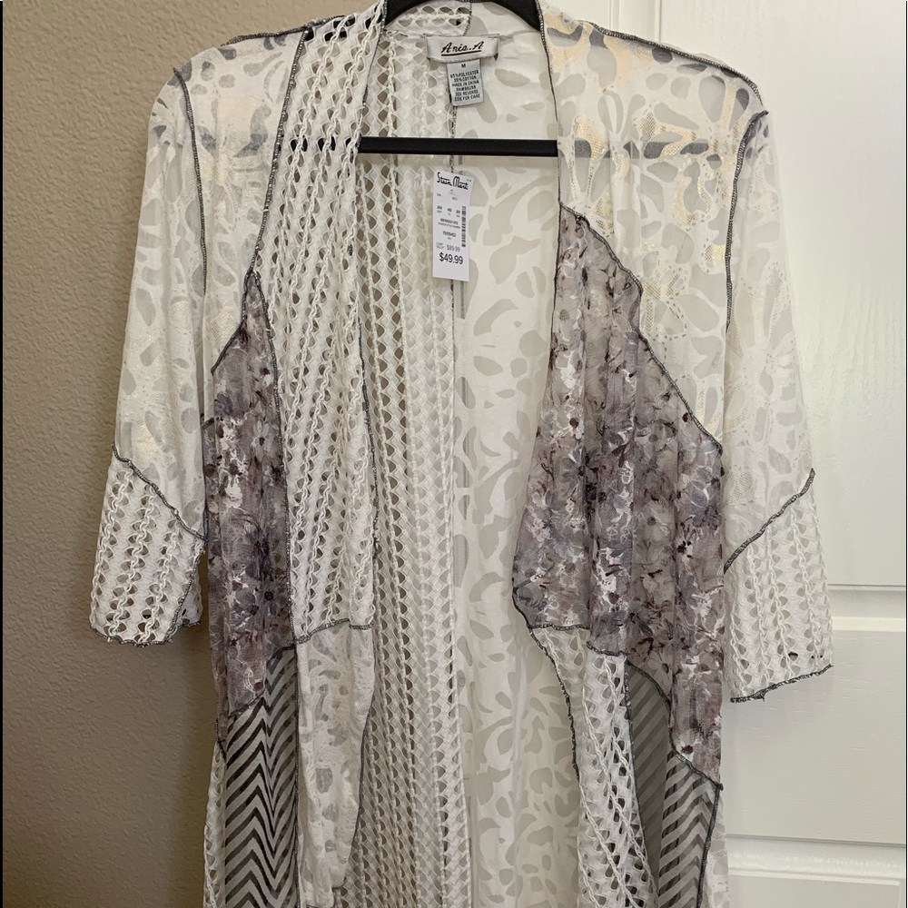NWT Aris A Kimono